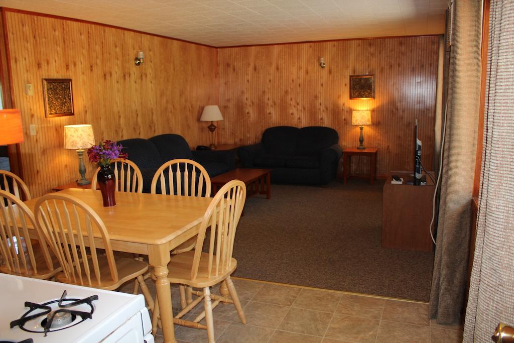 Flamingo Resort On Lake George Diamond Point Room photo
