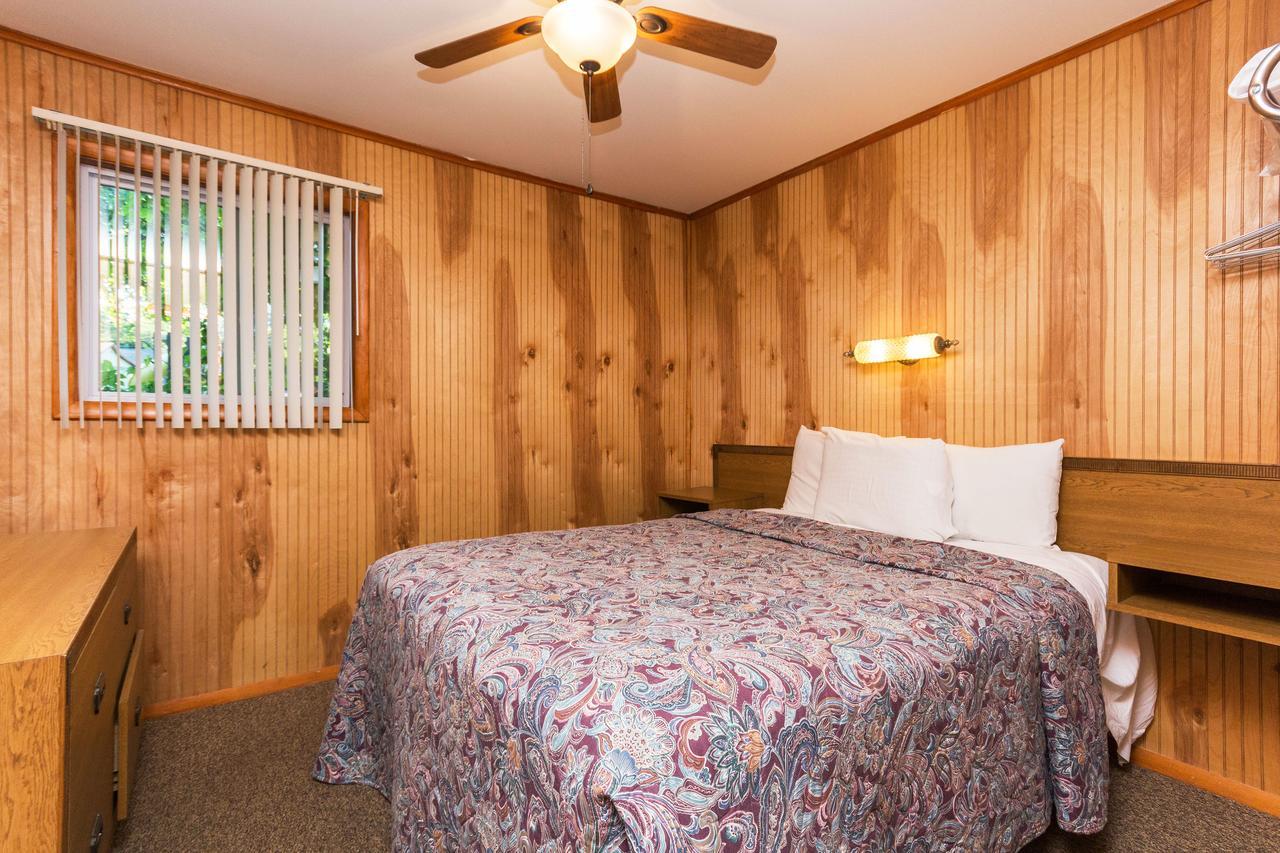 Flamingo Resort On Lake George Diamond Point Exterior photo